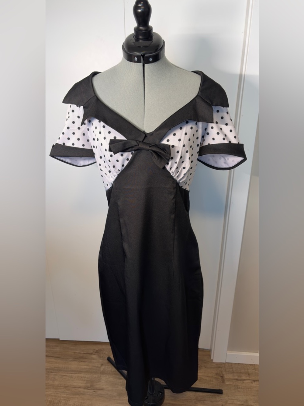 Lindy Bop Size S (UK 10) Polka Dot wiggle dress